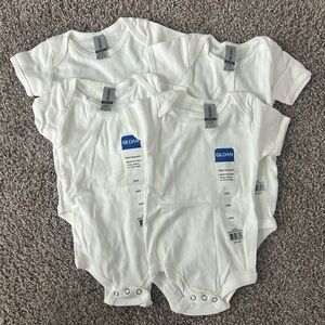Gildan White Infant Short-Sleeve Onesie Set - 4 Pack